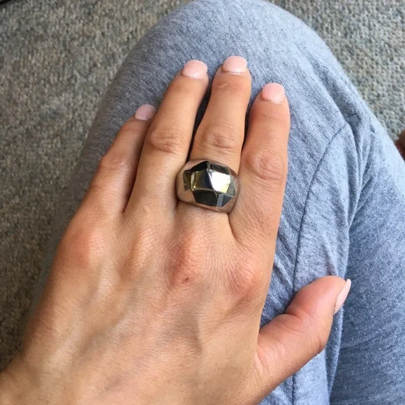 Ring - Picture 4 of 4